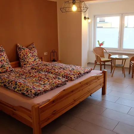 Weingut Und Vinothek Regnery 아파트