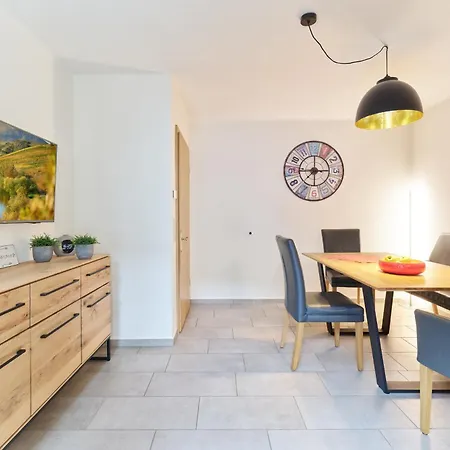 Weingut Und Vinothek Regnery *