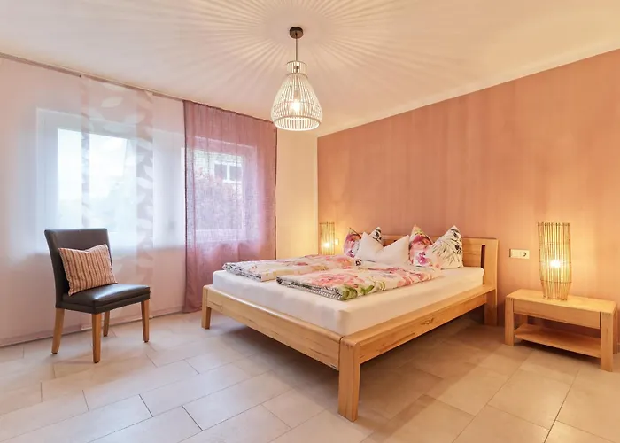 Weingut Und Vinothek Regnery Lägenhet